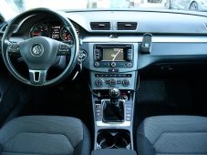 Volkswagen Passat 2.0TDi 4MOTION TAŽNÉ WEBASTO - 4