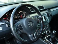 Volkswagen Passat 2.0TDi 4MOTION TAŽNÉ WEBASTO - 15