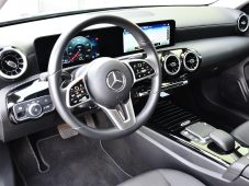 Mercedes-Benz CLA 180d LED 1.M NAV REZERVACE - 14