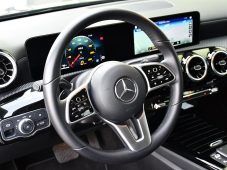 Mercedes-Benz CLA 180d LED 1.M NAV REZERVACE - 15