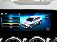 Mercedes-Benz GLA 35 AMG 4M N.TOP PANO K360° ČR - 31