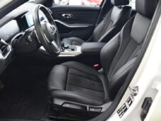 BMW Řada 3 320d xDrive M-SPORT ČR 15tKM!! - 9