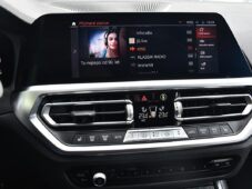 BMW Řada 3 320d xDrive M-SPORT ČR 15tKM!! - 32