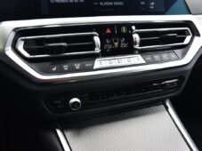 BMW Řada 3 320d xDrive M-SPORT ČR 15tKM!! - 33