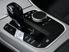 BMW Řada 3 320d xDrive WEBASTO ACC ČR - 32