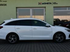 Hyundai i30 1.6CRDi 85kW FRESH ZÁRUKA - 11