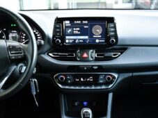 Hyundai i30 1.6CRDi 85kW FRESH ZÁRUKA - 6