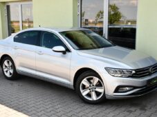 Volkswagen Passat 2,0 TDI ELEGANCE NAVI ACC - 1