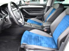Volkswagen Passat 2,0 TDI ELEGANCE NAVI ACC - 12
