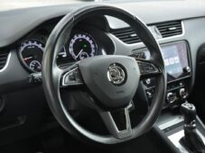 Škoda Octavia 2.0TDi DSG NAVI REZERVACE - 9