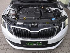 Škoda Octavia 2.0TDi DSG NAVI REZERVACE - 49