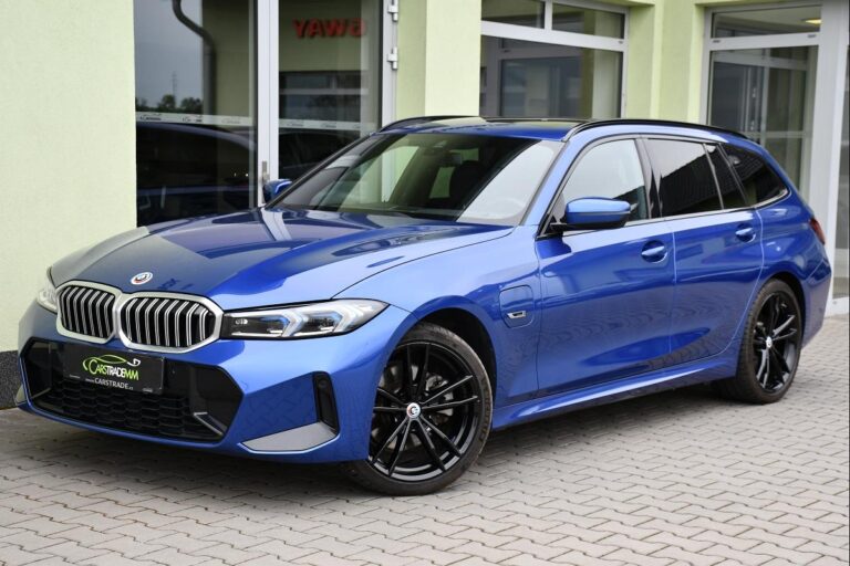 BMW Řada 3 330e xD M-SPORT H/K HUD PANOR. - 1