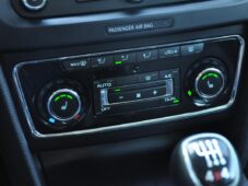 Škoda Superb 2,0TDI 4×4 ELEGANCE REZERVACE - 32