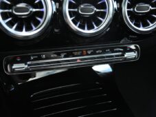 Mercedes-Benz Třídy A A 45 S AMG 4Matic+ ZÁRUKA - 41