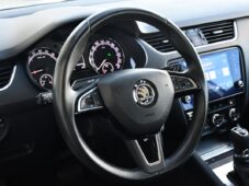 Škoda Octavia 1,6TDI DSG NAVI CARPLAY - 9