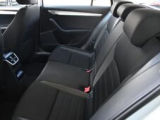 Škoda Octavia 1,6TDI DSG NAVI CARPLAY - 19