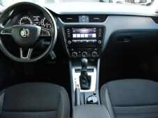 Škoda Octavia 1,6TDI DSG NAVI CARPLAY - 21