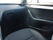 Škoda Octavia 1,6TDI DSG NAVI CARPLAY - 24