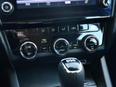 Škoda Octavia 1,6TDI DSG NAVI CARPLAY - 30