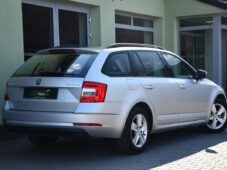 Škoda Octavia 1,6TDI DSG NAVI CARPLAY - 4