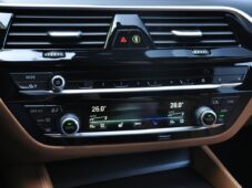 BMW Řada 5 530xD M-SPORT LASER HUD - 32