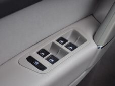 Volkswagen Golf Sportsvan 1,6TDI DSG PANORAMA NAVI - 25