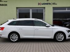 Škoda Superb 2.0TDi ACC NAVI CARPLAY - 11