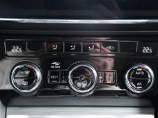 Škoda Superb 2.0TDi ACC NAVI CARPLAY - 26