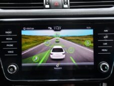 Škoda Superb 2.0TDi ACC NAVI CARPLAY - 32