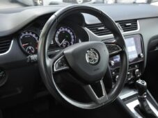 Škoda Octavia 1,6TDi DSG NAVI CARPLAY - 9