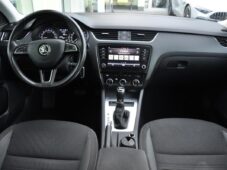 Škoda Octavia 1,6TDi DSG NAVI CARPLAY - 21