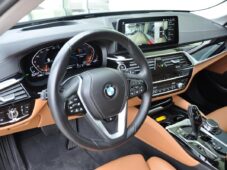 BMW Řada 5 530d xD LUXURY ZÁRUKA LASER - 15