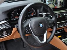 BMW Řada 5 530d xD LUXURY ZÁRUKA LASER - 16