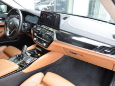 BMW Řada 5 530d xD LUXURY ZÁRUKA LASER - 17