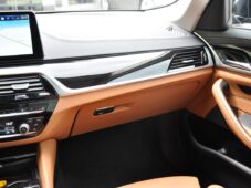 BMW Řada 5 530d xD LUXURY ZÁRUKA LASER - 8