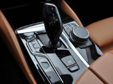 BMW Řada 5 530d xD LUXURY ZÁRUKA LASER - 25