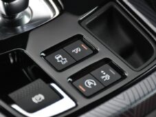 Jaguar F-Type 3,0V6 R-DYNAMIC REZERVACE - 27