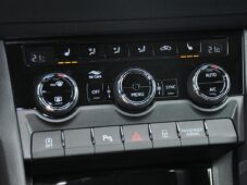 Škoda Karoq 2,0TDI DSG NAVI KAMERA ČR 1.MA - 31