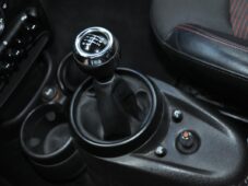 Mini Countryman COOPER 1,6D ALL4 - 32