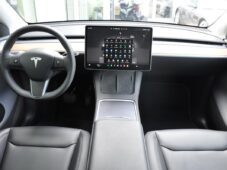 Tesla Model Y LONG RANGE DUAL - 4