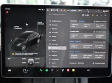 Tesla Model Y LONG RANGE DUAL - 31
