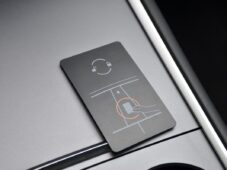 Tesla Model Y LONG RANGE DUAL - 39