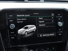 Volkswagen Passat 2.0TDi R-LINE 4M DSG LED TAŽNÉ - 32