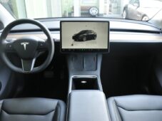 Tesla Model Y LONG RANGE DUAL MOTOR AWD - 4