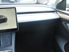 Tesla Model Y LONG RANGE DUAL MOTOR AWD - 7