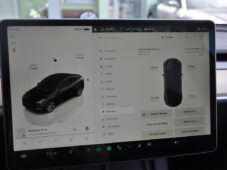 Tesla Model Y LONG RANGE DUAL MOTOR AWD - 33