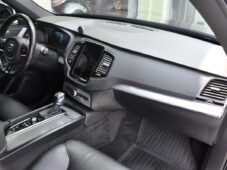 Volvo XC90 D5 AWD MOMENTUM ČR - 16