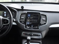 Volvo XC90 D5 AWD MOMENTUM ČR - 6