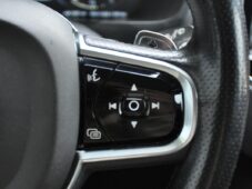 Volvo XC90 D5 AWD MOMENTUM ČR - 23