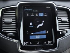 Volvo XC90 D5 AWD MOMENTUM ČR - 28